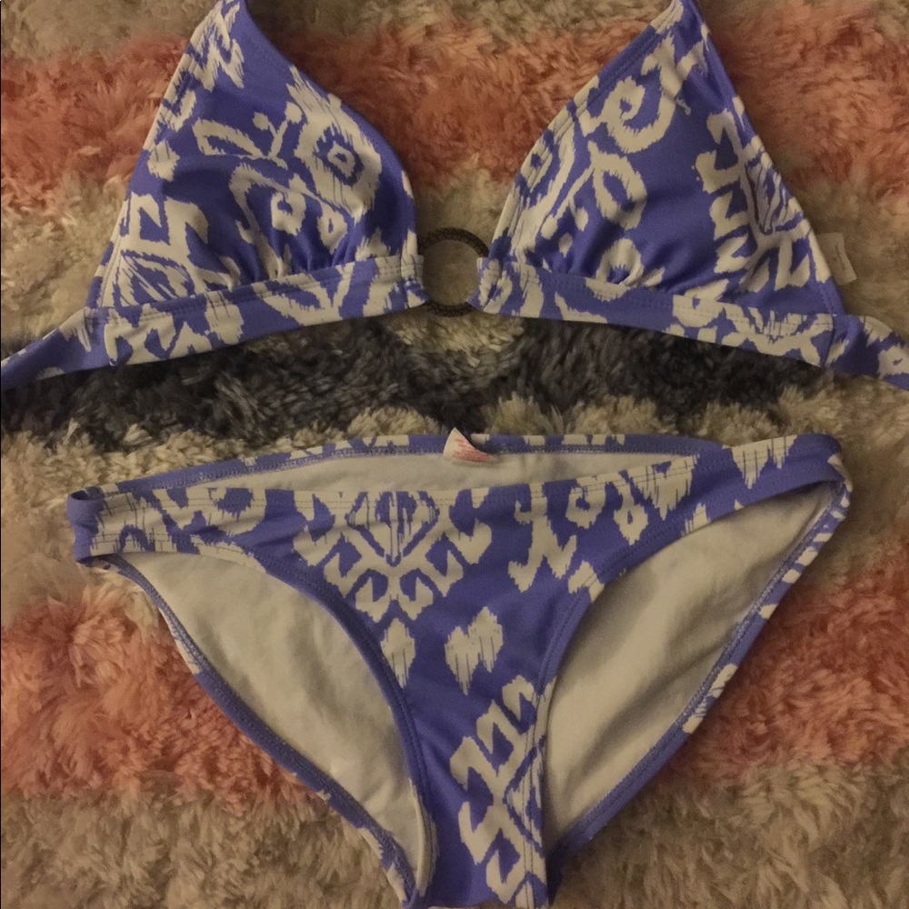 Bikini - image 1